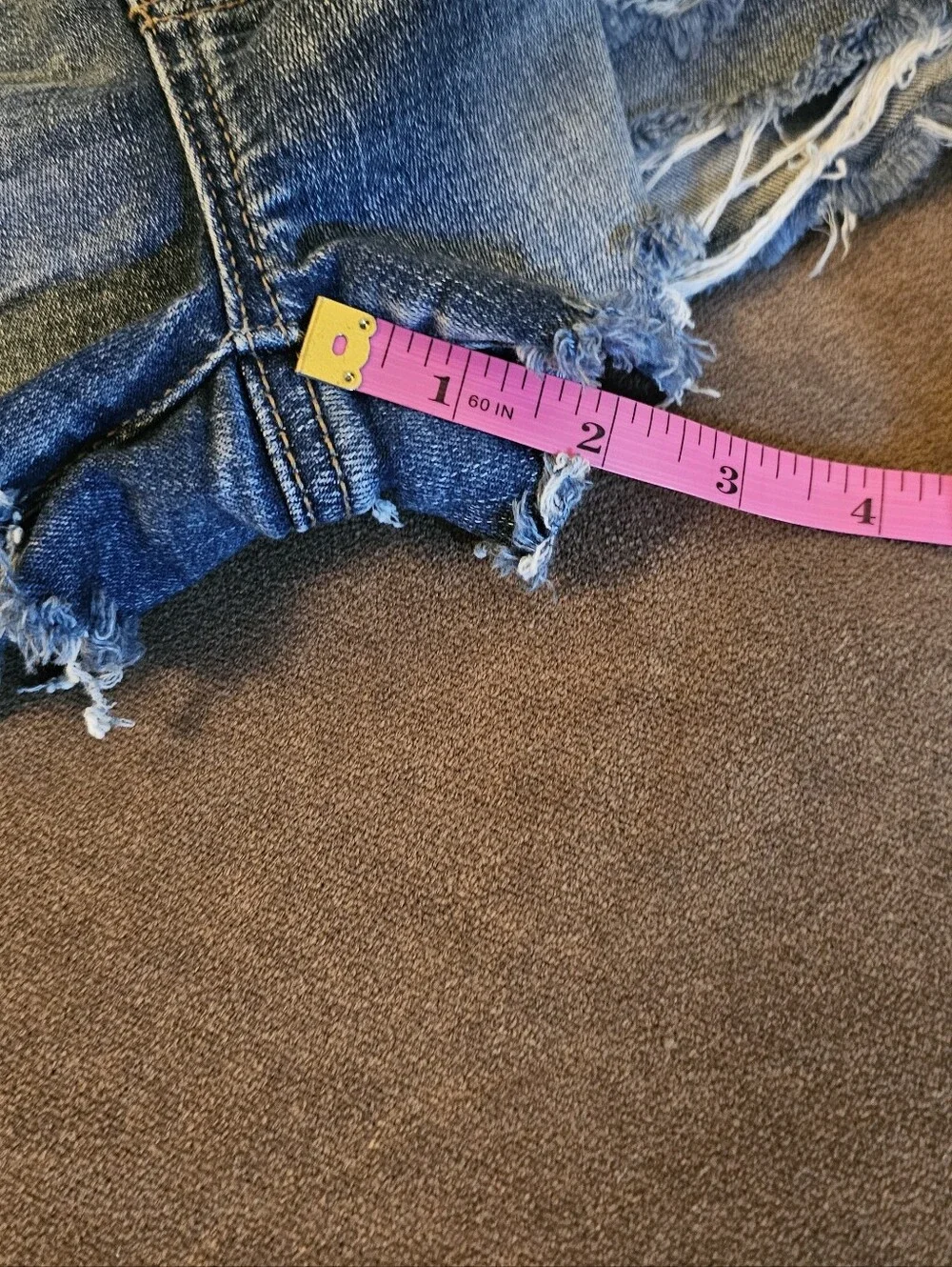 American Eagle Dark Wash Distressed Cut-Off Denim Shorts Size 4 - Picture 9 of 9